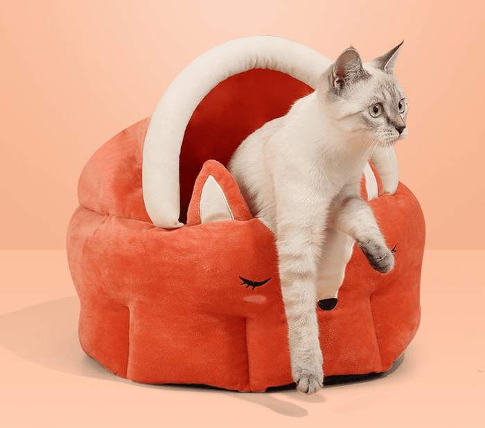 Gadget Gerbil Fox Shaped Cat Bed