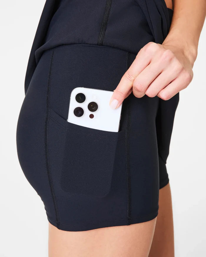 Onform Skort (Barely Black)
