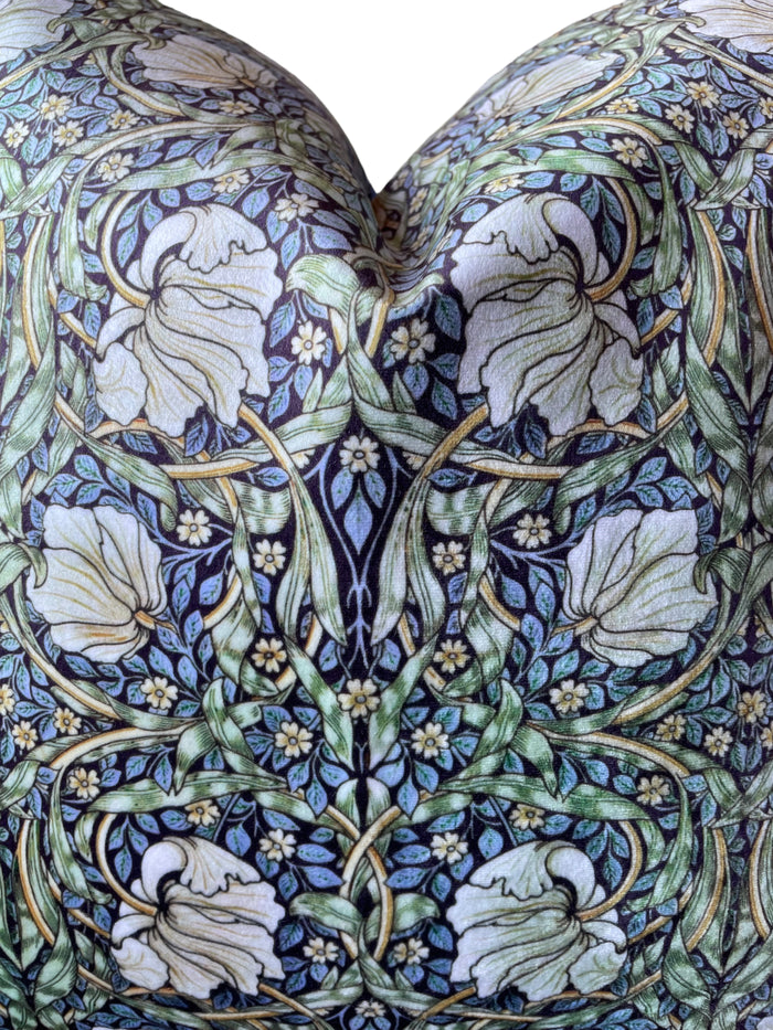William Morris "Pimpernel" Dark Blue and Green Velvet Pillow Cover - Annabel Bleu